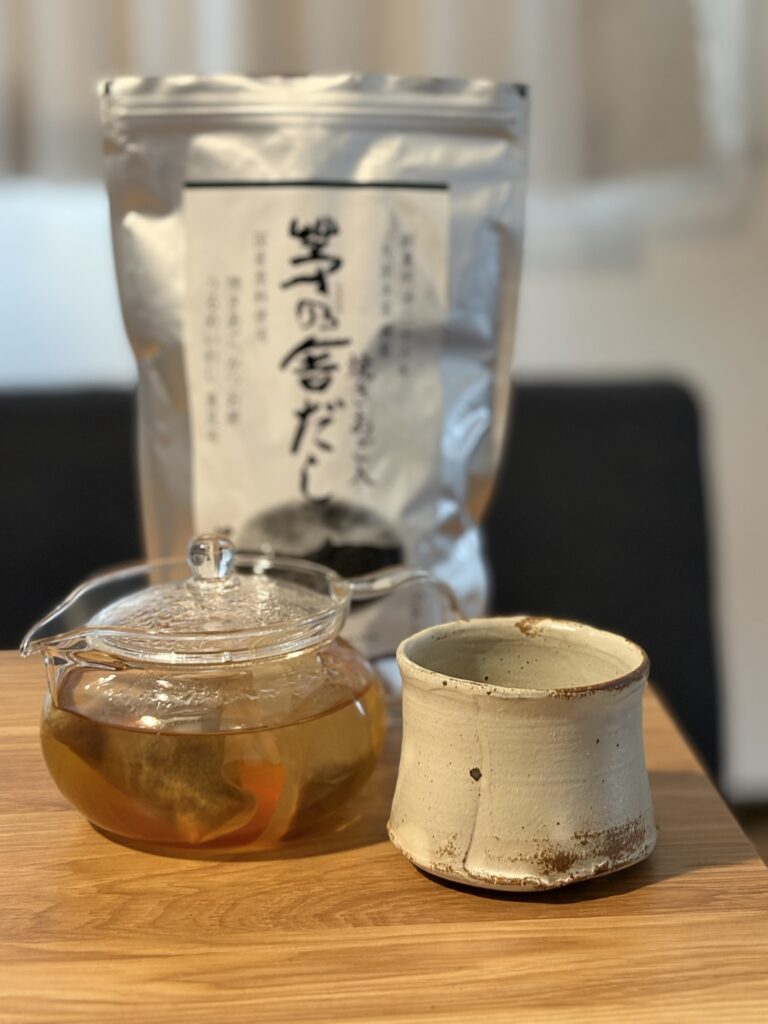 茅乃舎のだしパックとガラスティーポットで冷やしただし